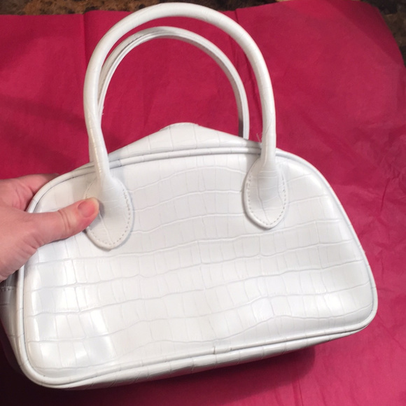Estee Lauder Handbags - Estee Lauder white purse makeup bag